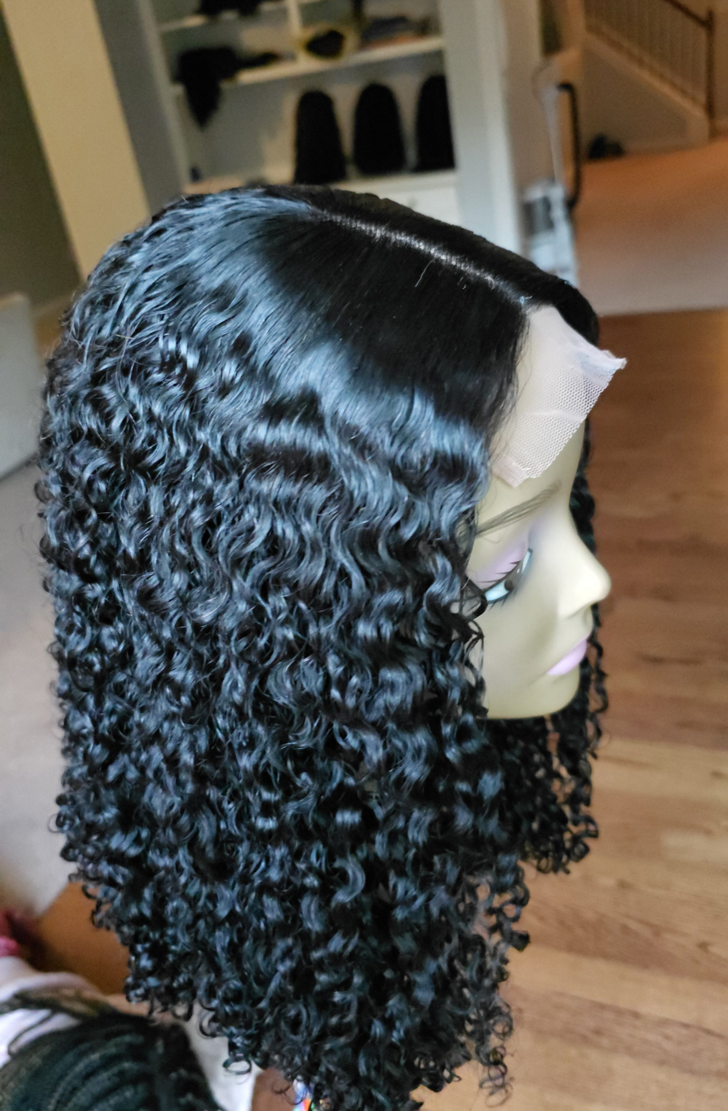 20"PIXIES CURL, 300g with a 5x5 Closure